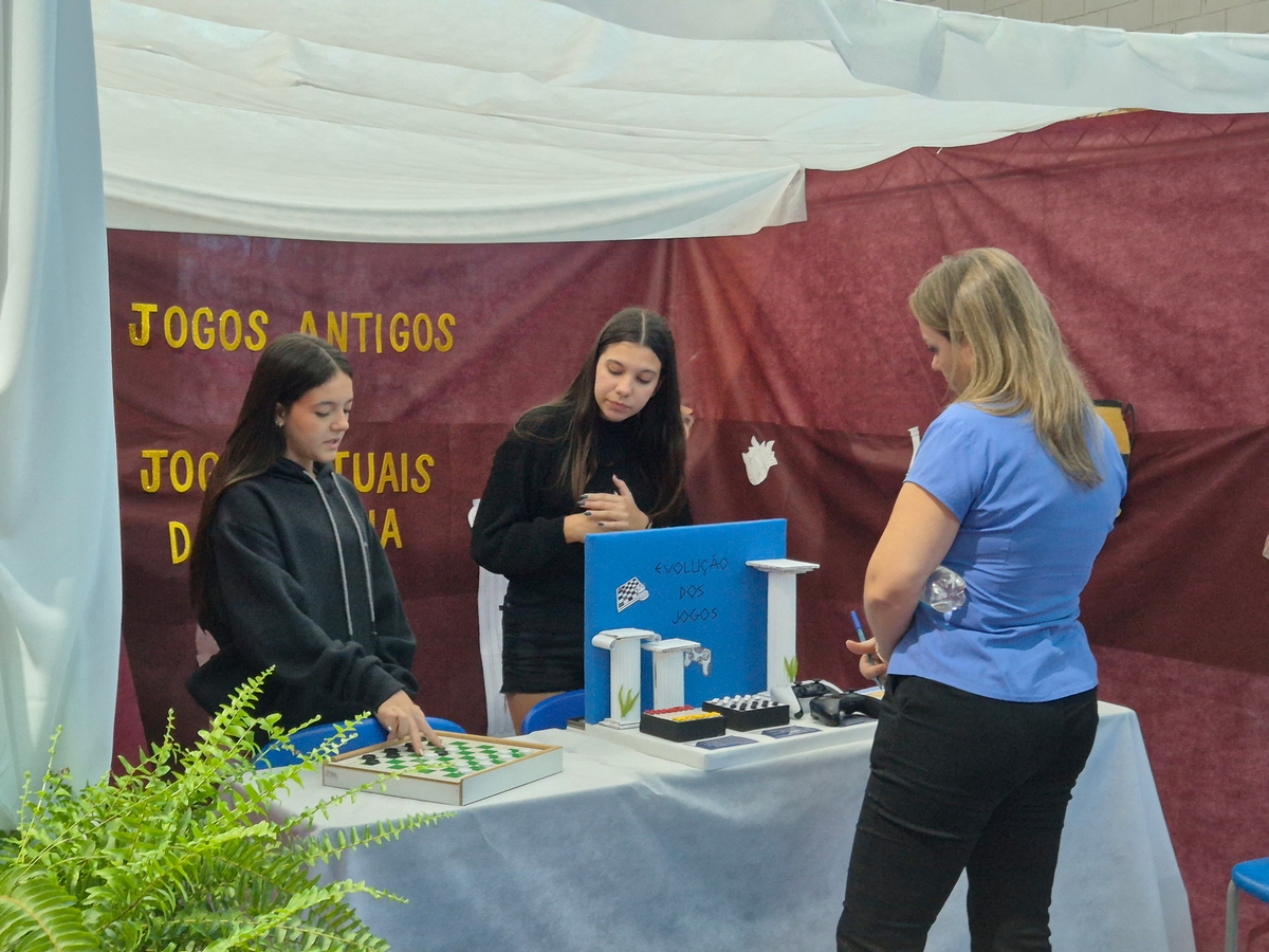 b4971dee9de84d6b2aa3a71634e05976